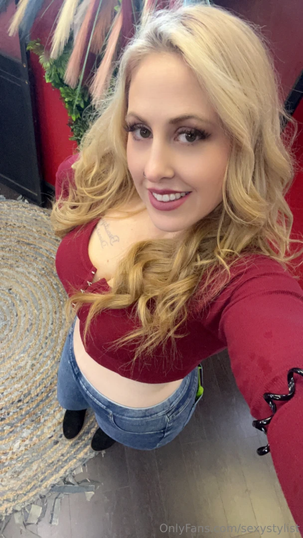 Bored day at work tell me what you want baby customs 20 for 5 min 