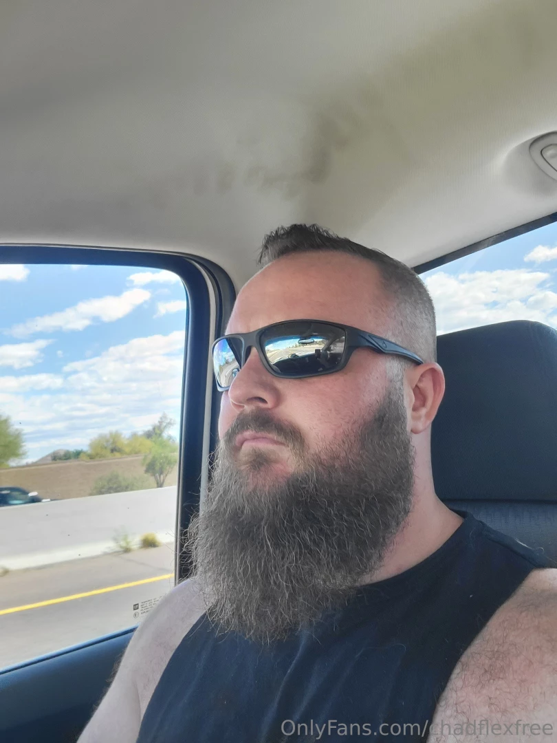 chadflexfree - Having a good beard day 