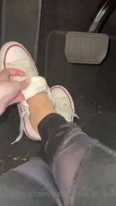 A little suntan pantyhose pedal teasing