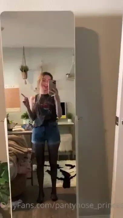 Outfit of the day happy monday let s go get these babies sweatyyyyy 