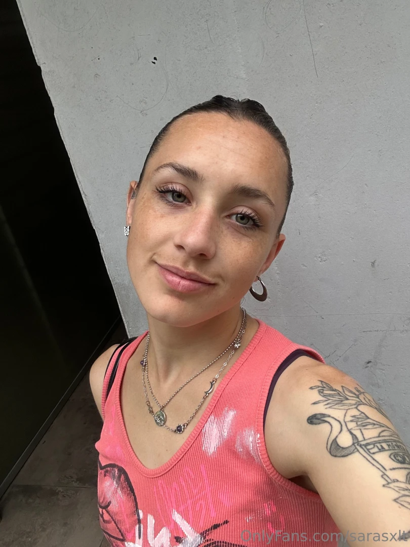 Tell me i m sexy and i ll warm you up really fast until you cum 