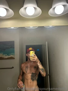 Ill probably take a bath with my hat on wanna see how hung i am open