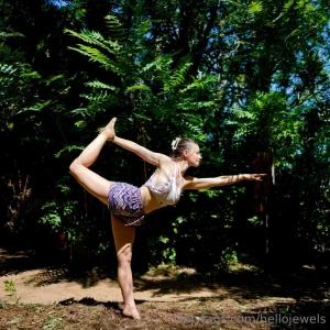 Free outdoor yoga livestream here at 1 15pm mst today