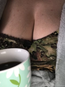 Good morning guess who has not cum today yet and i could use some help