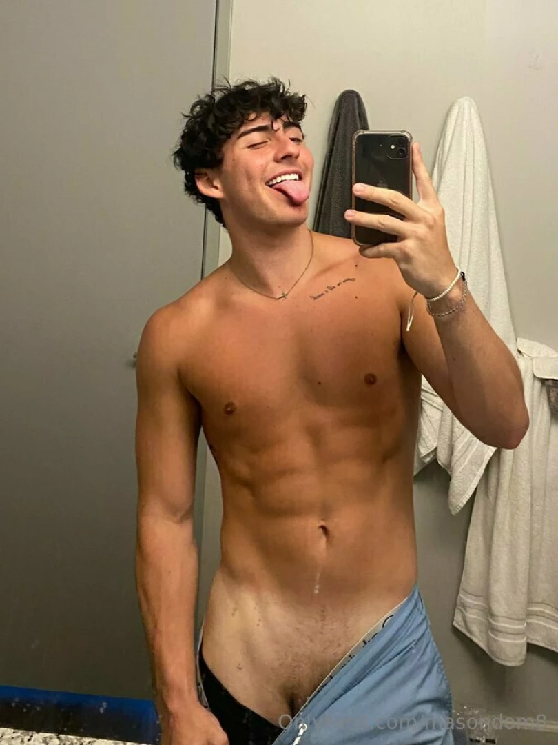 Wanna see me pull them all the way off 