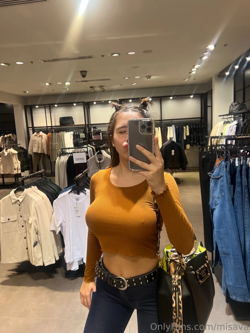 What clothes would i look great when i wear it 