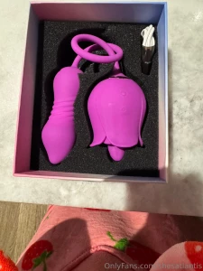 Please vote which toy you want me to use in my next video this will be