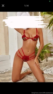 Okay here are the three options for what i wear in my next full length part 1