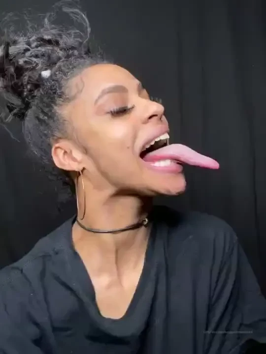 Hope you guys are having an amazing monday stay tonguetiedandtwisteddd 