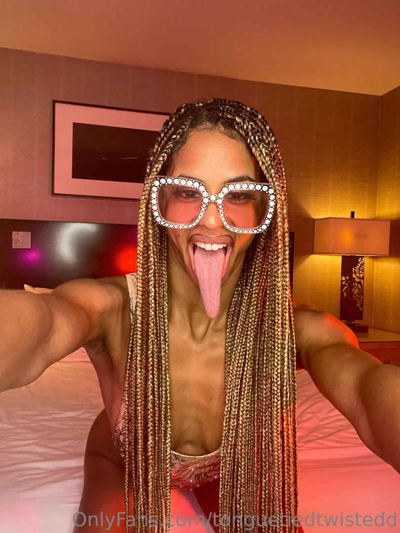 Schmooooood p tonguetiedandtwistedddd 
