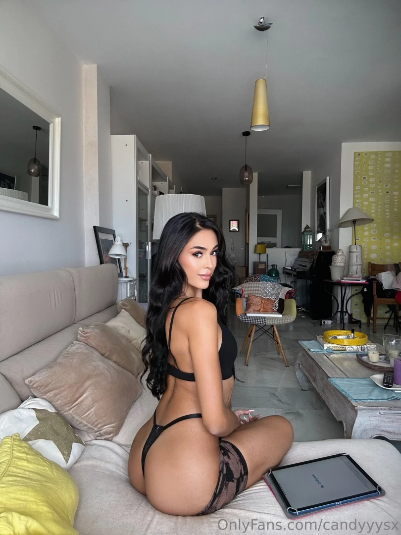 Esta noche estar conectada contestando mensajitos y subiendo nuevo 