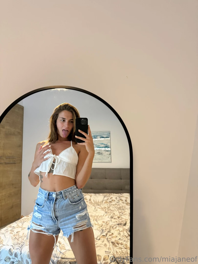 How it looks when i undress in front of you part 1 