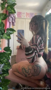 You know what they say - dirty mirror dirty girl onlymymelody part 3