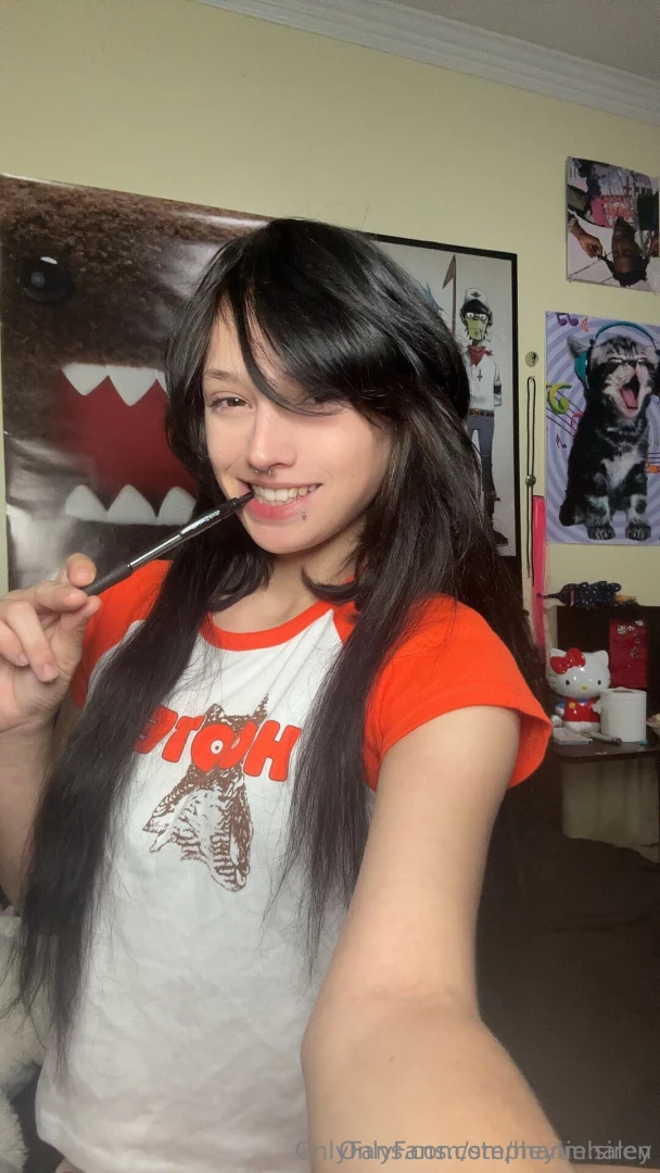 Check out my 19 year old virgin gamer girl friend who just started her 