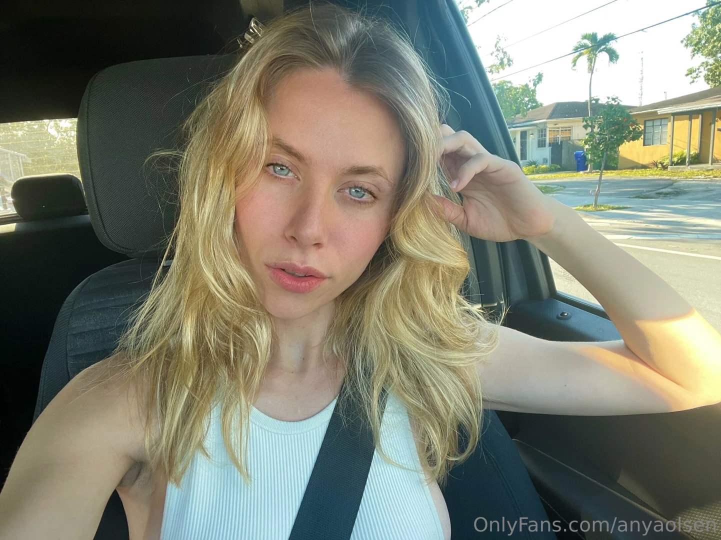 Wet pussy wednesday having a hump day sale on video bundles for 30 