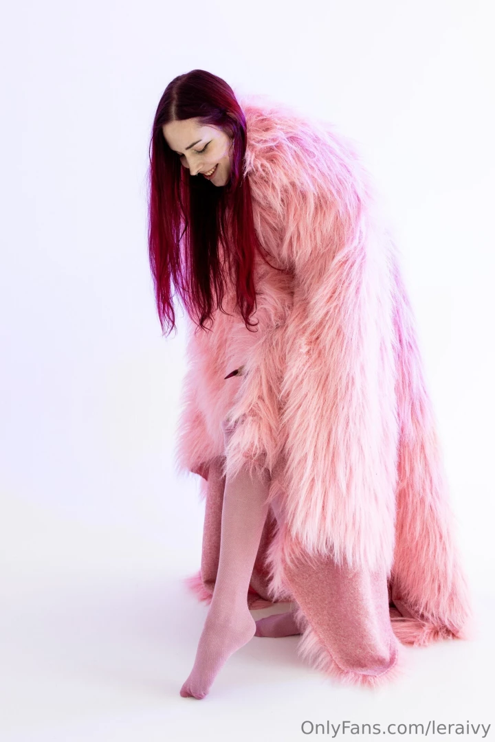 Tell me what to do i promise i ll be a very obedient girl tonight 