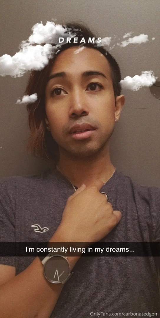 These snapchat filters i swear they really fuck with people s self 