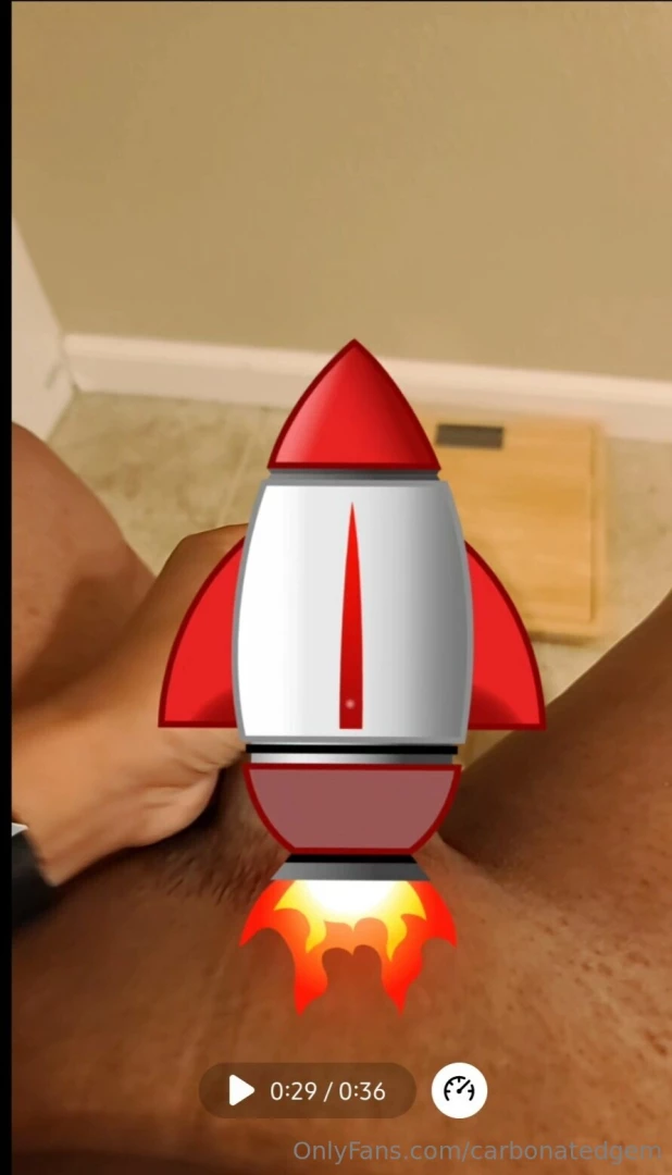 This heat today has got me feeling pretty horny and had to jerk one 