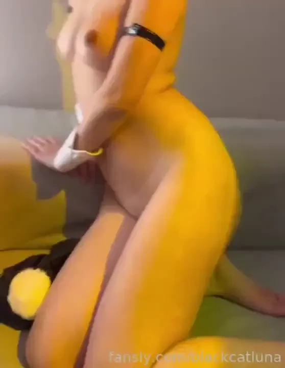 Masturbating with a nice little toy can i squirt in your face asian 