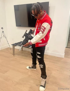 Im about to be active on here texting and all so tell me what yall