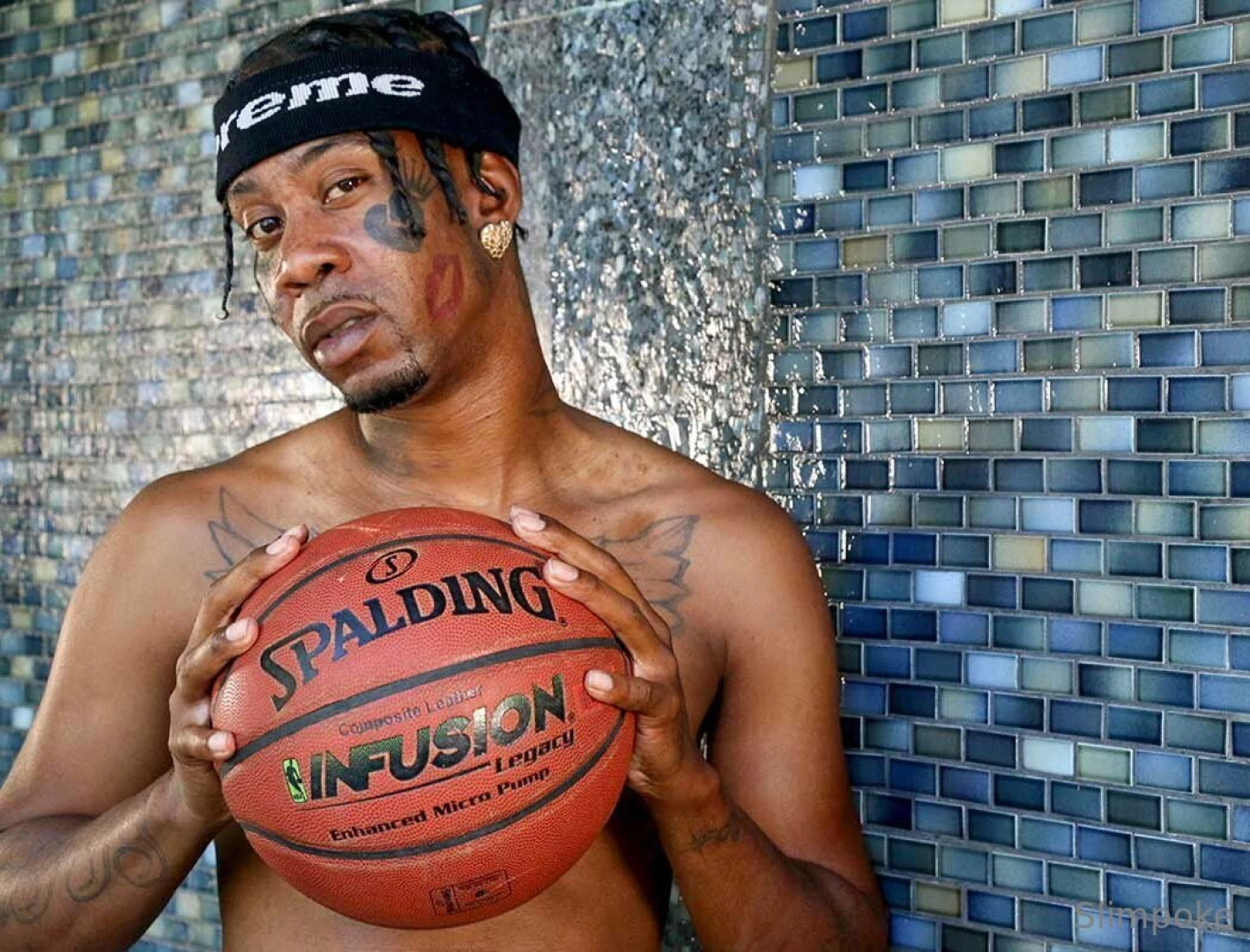 Let me know if you need my new bangerr only for the real freakkks tho 