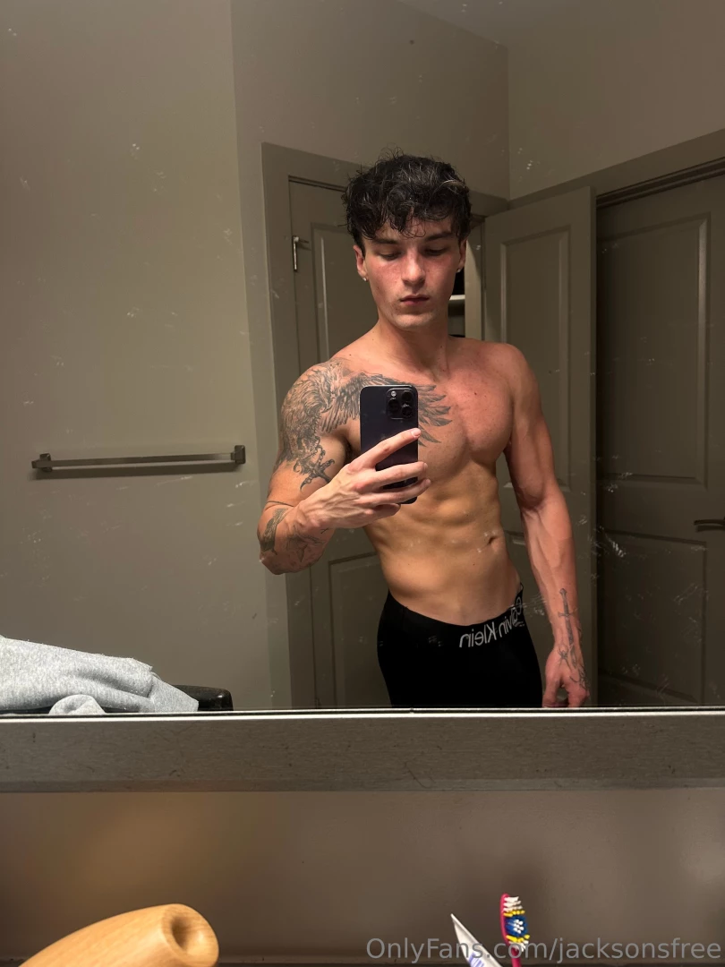 If you got a voice message from me if you didn t dm me i ll think 