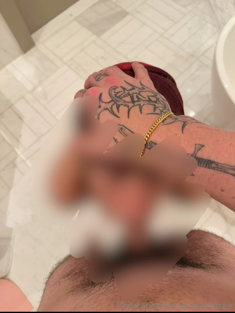 He sucked my dick if anyone asks say it didn t happen i gotta keep 