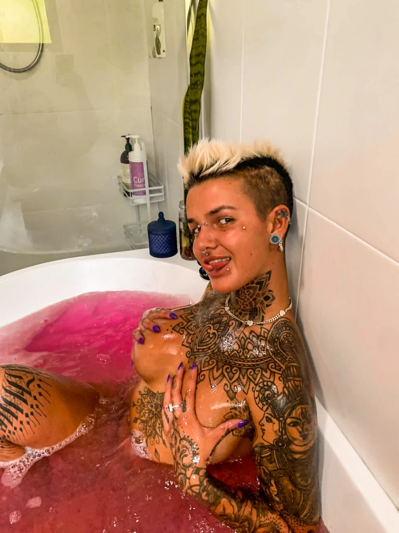 Pink baths are better 