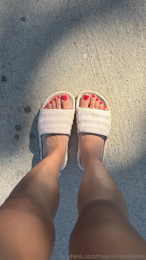 I hope you like the swollen veins in my feet too 