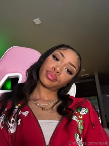 Yall know the drill swipe left for tonight s live stream