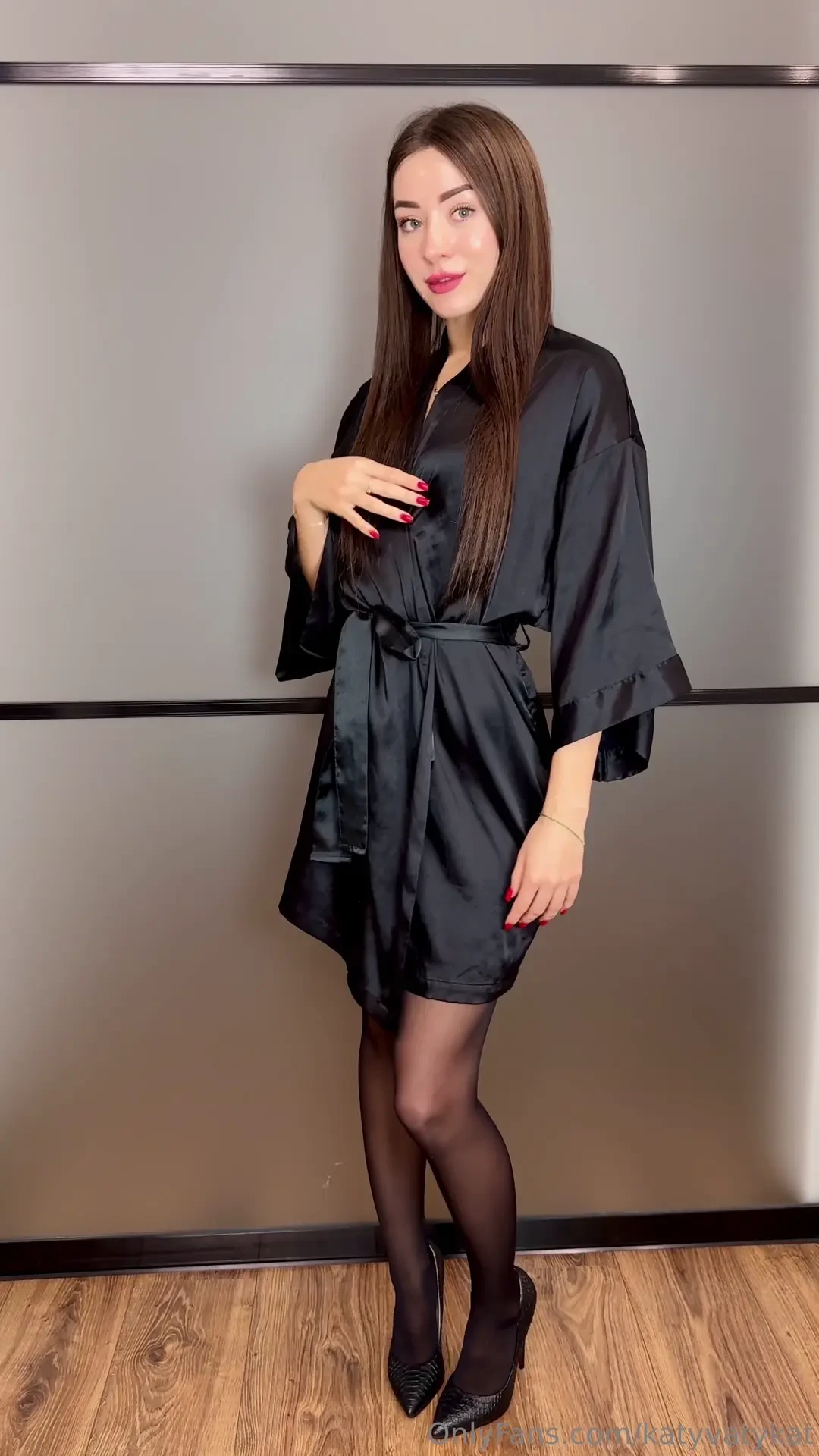 Would you quickly take this robe off me 