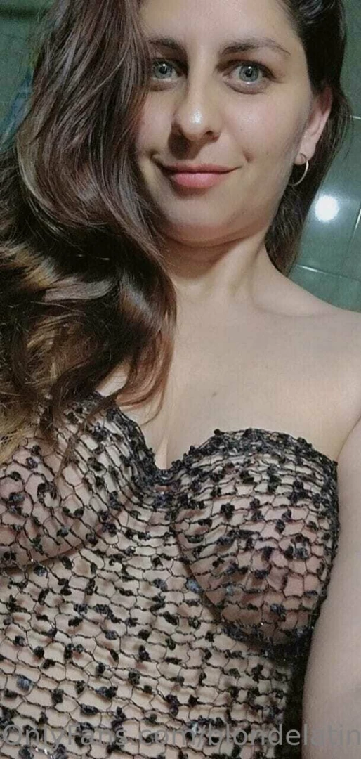 Gypsyzita i am a latina mom available to have fun i like foot massages 