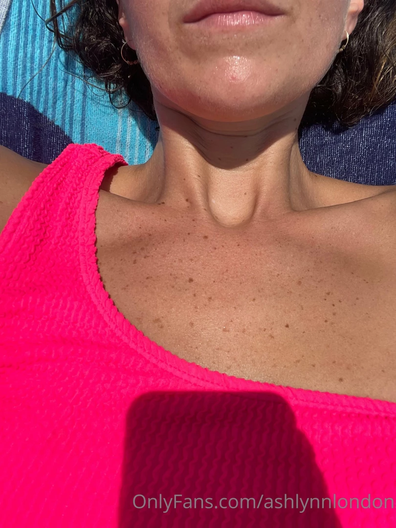 Come close baby take my picture on the beach 