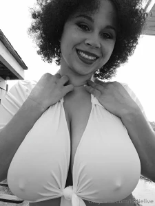 Come join me tonight on lottieslive for trivia tuesday at 9pm est