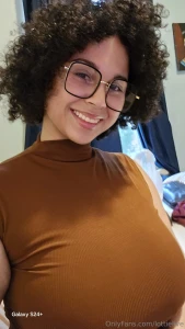 Morning i m craving some morning cuddles can you come snuggle with me