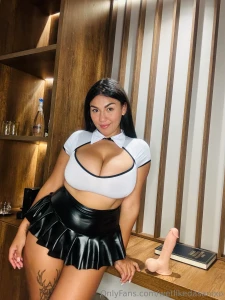 Do you prefer eye contact when i have my mouth wrapped around your