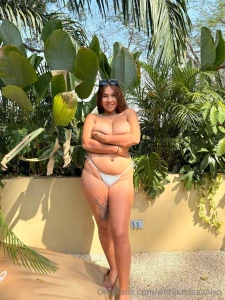 Feeling the sun s on my naked skin it s getting hot out here want to