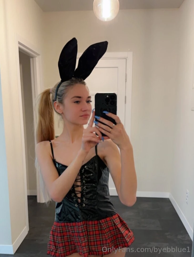 This hot thing trixietwix is waiting for you she has amazing deals for part 280 