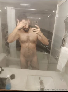 Ando bien sudado wey me hueles las axilas o los wuevos i m all sweat