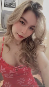 Sun dresses are my favorite type of clothes to wear do you guys enjoy