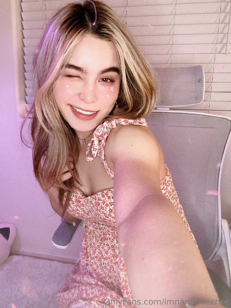 Having a cozy night in tonight playing video games and drinking tea 