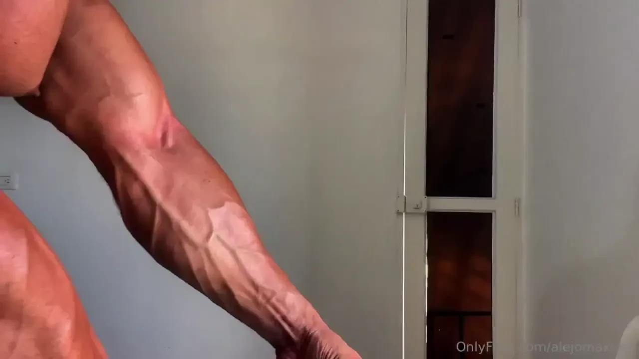 Newwwww vid for youuuuu sweat muscles power avaliable in ur messages 