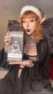Goth mommy lilli unboxes custom pocket pussy from intimaly then