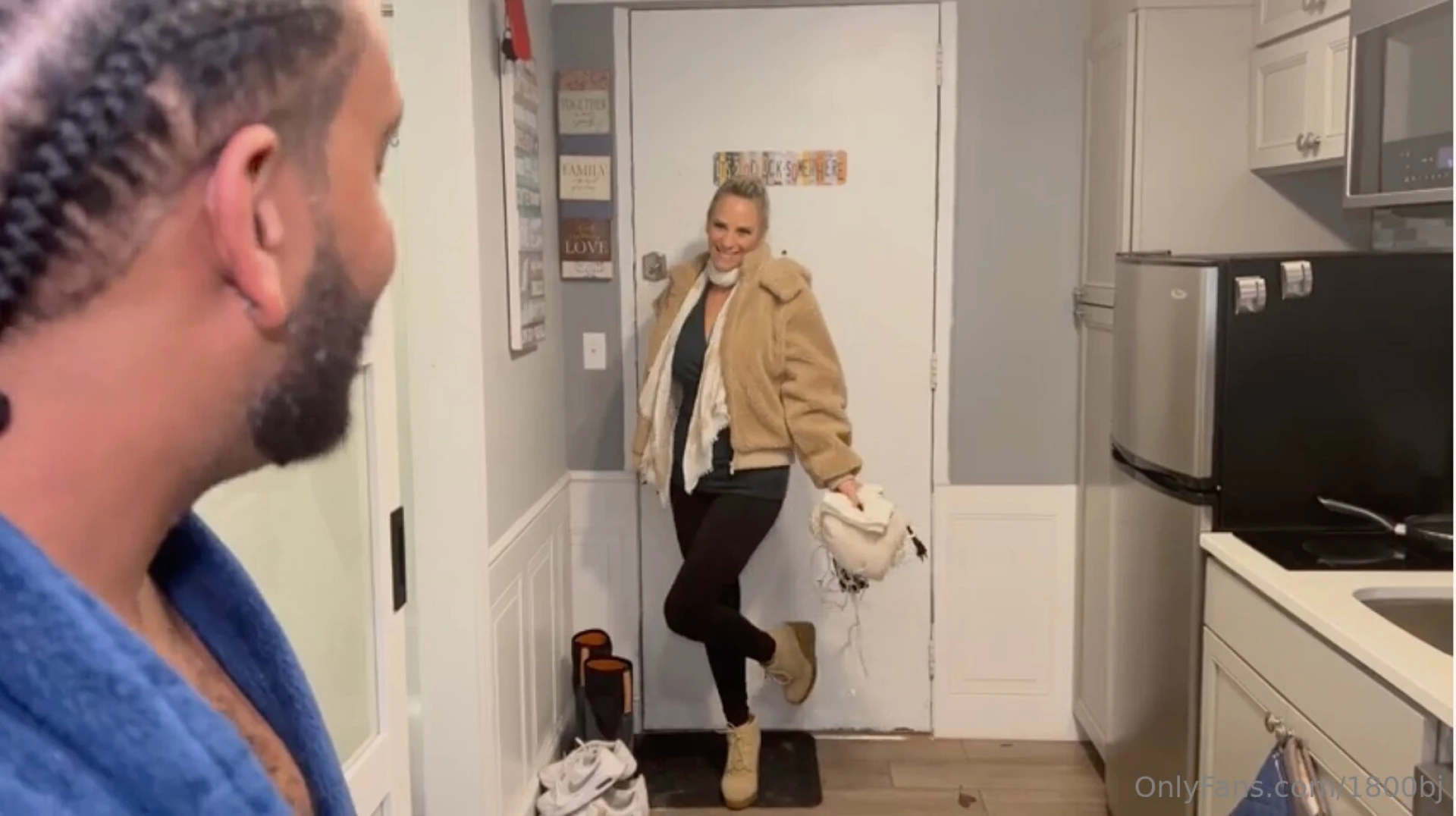 Smoking-hot full-length video featuring hotwife sadie watch her cum 