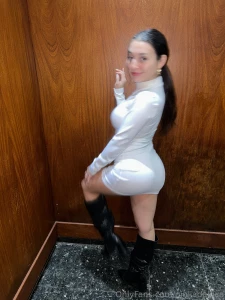 I arrive playfully for a party i need you in my chat now