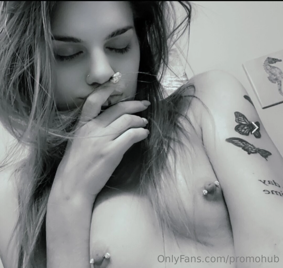 Babyann211 call me kenna hi loves welcome fast replies free sub 