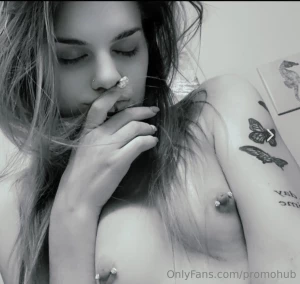 Babyann211 call me kenna hi loves welcome fast replies free sub