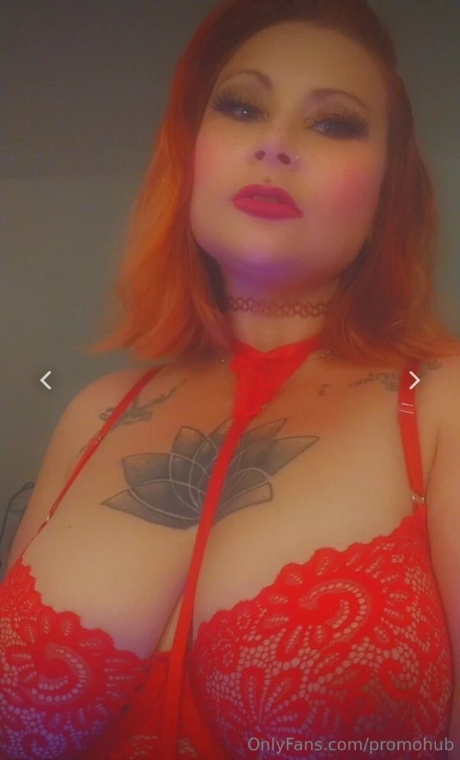 My name s alexis i m sexy thick red head dm for customs https onlyfans part 1 