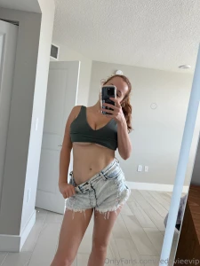 I wanna be your favorite distraction part 1