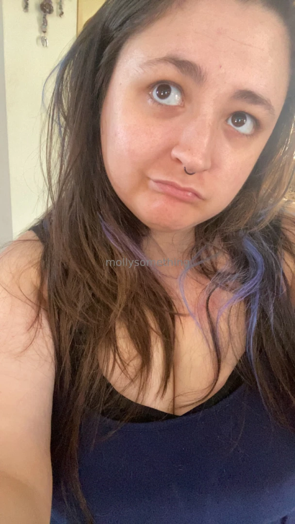 A little bit of molly for your saturday night viewing pleasure 